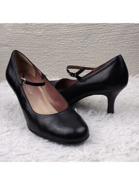 Enzo Angiolini Black Leather Upper Round Toe Mid Heel Buckled Mary Jane Shoe